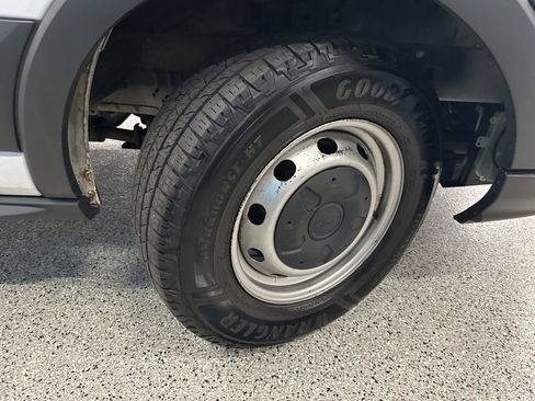 Used 2018 Ford Transit 250 148 Medium Roof image 29