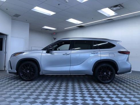 Certified 2025 Toyota Highlander XSE AWD/4WD image 11