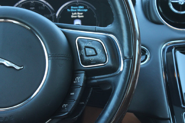 Used 2012 Jaguar XJ L RWD image 25