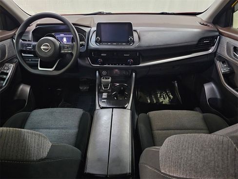 Used 2022 Nissan Rogue SV image 18