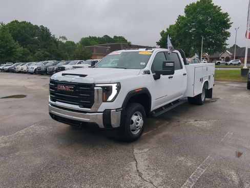 Used 2025 GMC Sierra 3500 Pro w/ Convenience Package AWD/4WD image 5