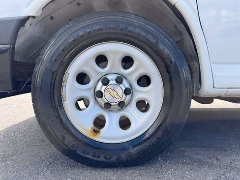 Used 2014 Chevrolet Express 1500 RWD image 9