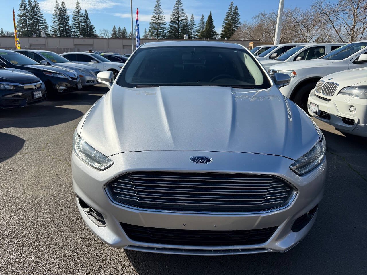 Used 2016 Ford Fusion SE w/ Equipment Group 202A FWD image 2