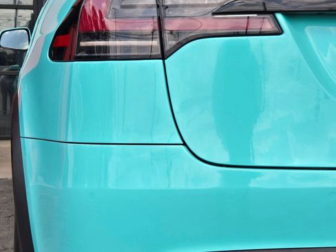 Used 2022 Tesla Model X Plaid image 11