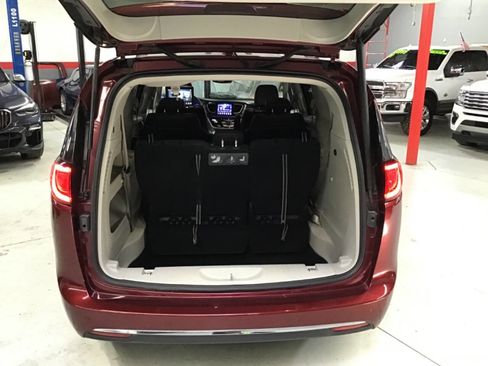 Used 2020 Chrysler Pacifica Touring-L Plus w/ Advanced Safetytec Group image 23