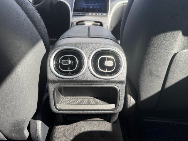 Certified 2026 Mercedes-Benz C 300 4MATIC Sedan image 22