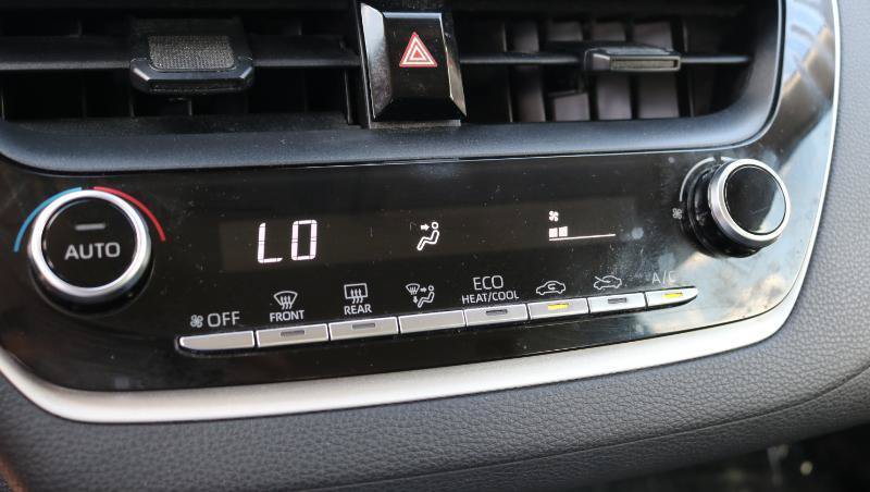 Used 2022 Toyota Corolla LE FWD image 13