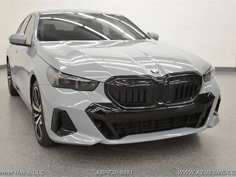 Used 2026 BMW 530i w/ M Sport Package image 6
