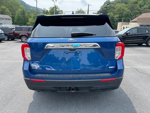 Certified 2020 Ford Explorer XLT w/ Comfort Package AWD/4WD image 9