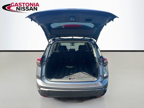 Used 2025 Nissan Rogue S FWD image 34