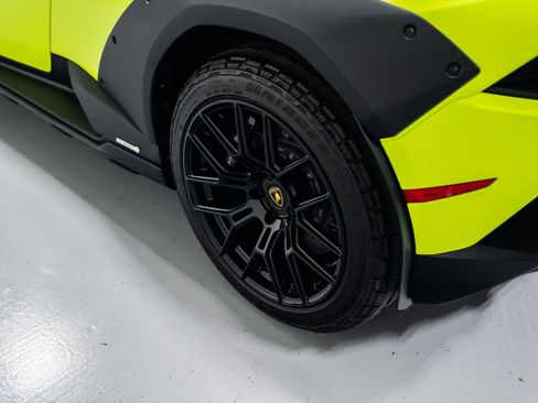 Used 2024 Lamborghini Huracan Sterrato AWD/4WD image 40