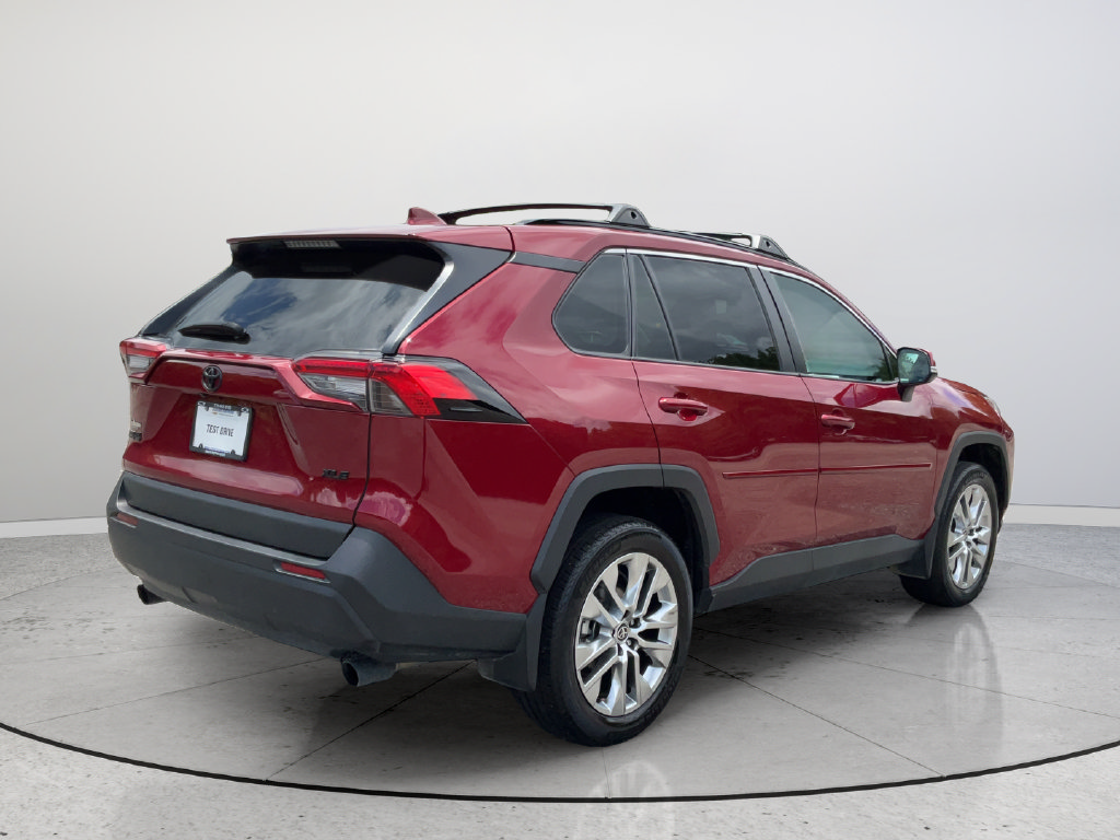 Used 2025 Toyota RAV4 XLE Premium FWD image 6