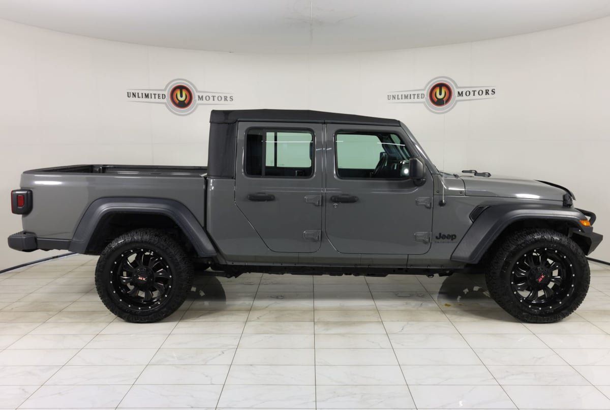 Used 2021 Jeep Gladiator Sport AWD/4WD image 2