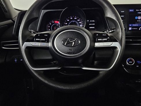Used 2022 Hyundai Elantra SEL FWD image 19