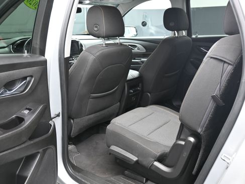 Used 2020 Chevrolet Traverse LT image 21