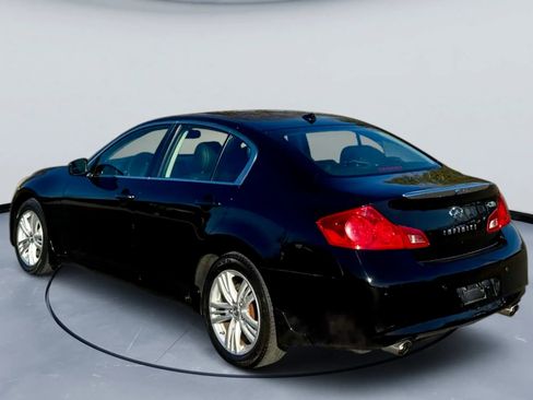 Used 2011 INFINITI G37 x Sedan w/ Premium Pkg image 4