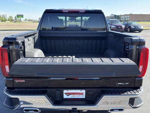 Used 2025 GMC Sierra 1500 SLT w/ SLT Premium Plus Package AWD/4WD image 11