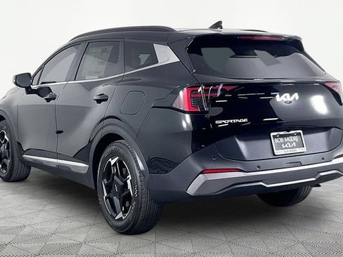 Certified 2026 Kia Sportage EX w/ EX Panorama Roof Package FWD image 4