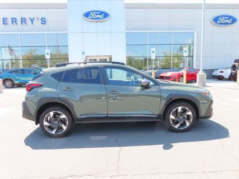 Used 2024 Subaru Crosstrek 2.5i Limited AWD/4WD image 4