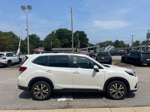 Used 2023 Subaru Forester Limited AWD/4WD image 3