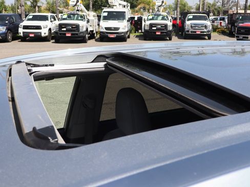 Used 2019 Toyota Highlander XLE image 25