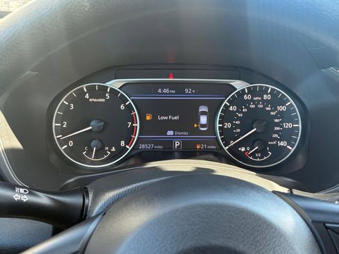 Used 2025 Nissan Altima 2.5 SV FWD image 39