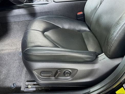 Used 2020 Toyota Camry XLE image 20