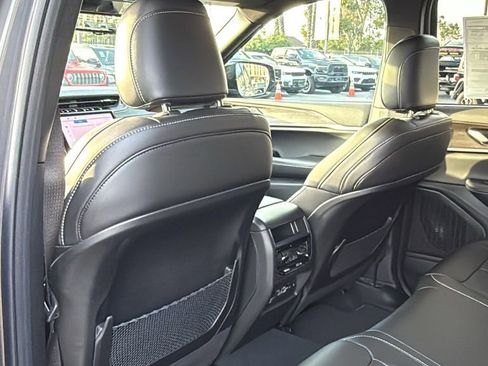 New 2025 Jeep Grand Cherokee Limited w/ Luxury Tech Group II image 14