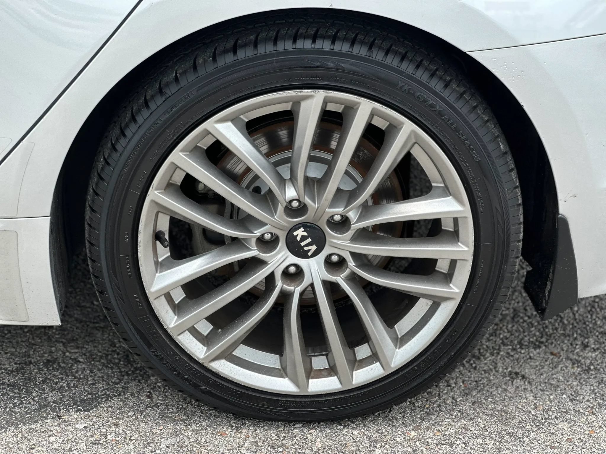 Used 2018 Kia Stinger RWD image 26