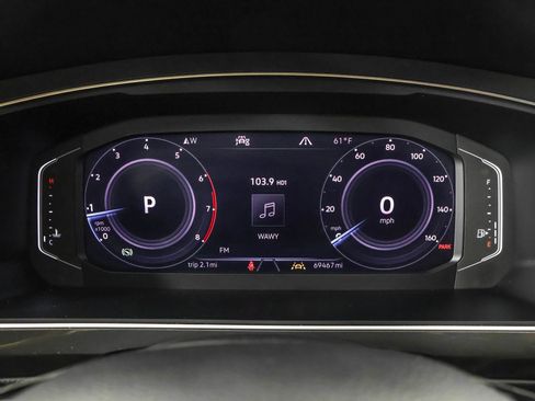 Used 2020 Volkswagen Tiguan SEL w/ Tiguan Two-Row MDO Package image 31