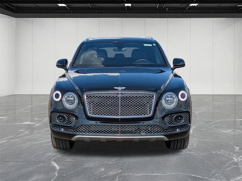 Used 2018 Bentley Bentayga image 13