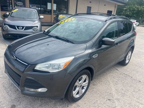 Used 2016 Ford Escape SE w/ Equipment Group 201A AWD/4WD image 1