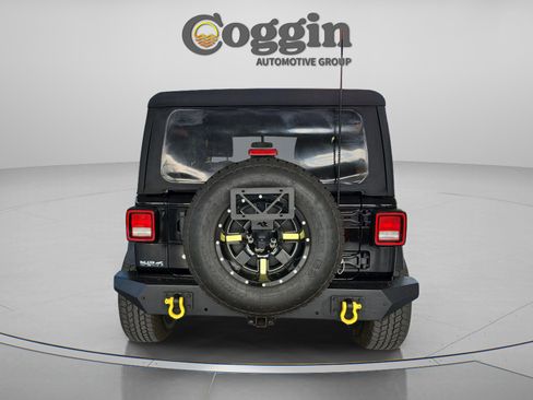 Used 2018 Jeep Wrangler Sport AWD/4WD image 4