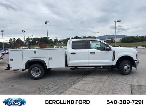 New 2025 Ford F350 XL w/ XL Chrome Package image 4