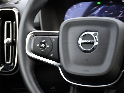 Certified 2025 Volvo XC40 B5 Plus image 20