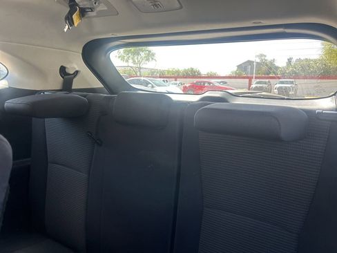 Used 2025 Toyota Highlander LE image 9