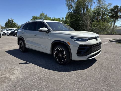 New 2026 Volkswagen Tiguan SEL R-Line AWD/4WD image 8