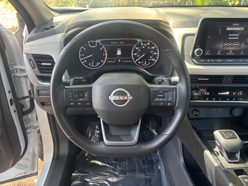 Used 2025 Nissan Rogue SV AWD/4WD image 30