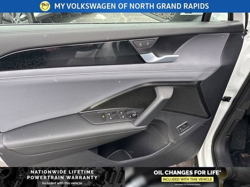 New 2026 Volkswagen Tiguan SE AWD/4WD image 11