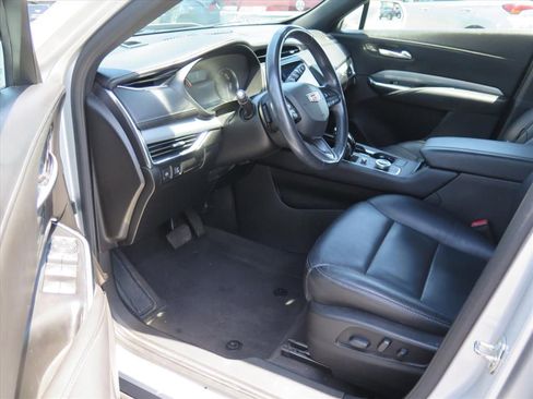 Used 2020 Cadillac XT4 Premium Luxury FWD image 11