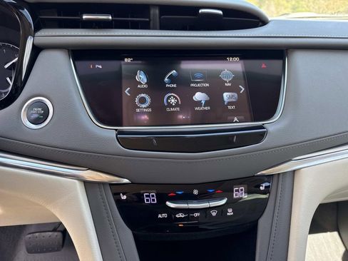 Used 2017 Cadillac XT5 Luxury w/ Driver Awareness Package image 23