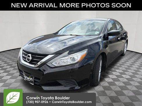 Used 2017 Nissan Altima 2.5 S w/ Power Driver Seat Package FWD image 3
