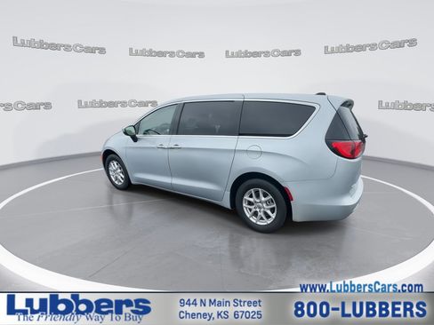 Used 2023 Chrysler Voyager LX FWD image 6