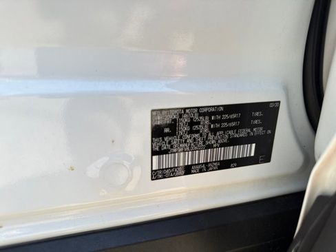 Used 2020 Toyota RAV4 XLE w/ Convenience Package AWD/4WD image 30