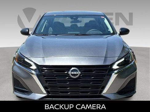 Certified 2025 Nissan Altima 2.5 SV FWD image 4