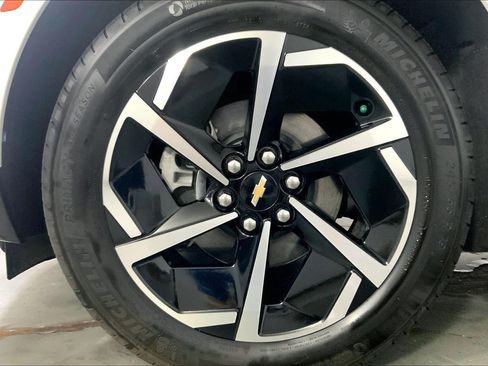 Used 2024 Chevrolet Equinox EV LT FWD image 9