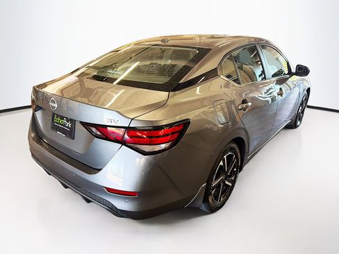 Used 2024 Nissan Sentra SV FWD image 9