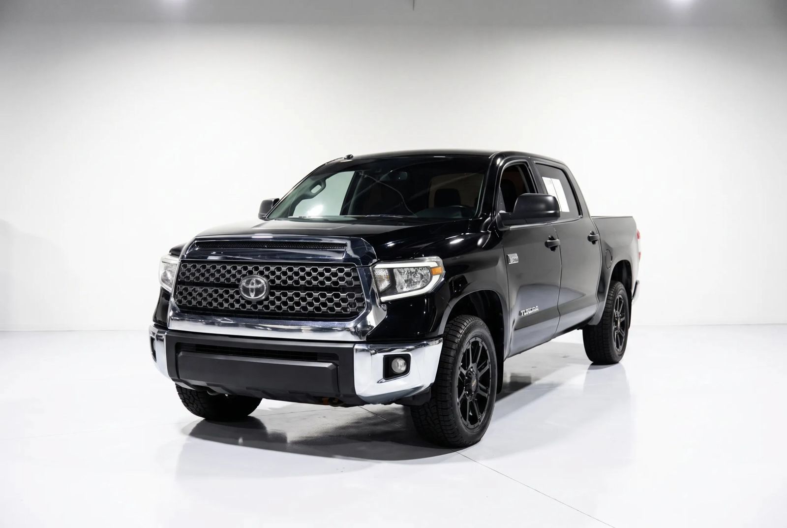 Used 2019 Toyota Tundra SR5 w/ SR5 Upgrade Package AWD/4WD image 6