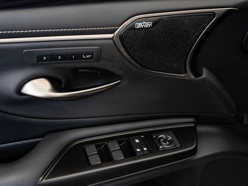 Used 2019 Lexus ES 350 Luxury image 25