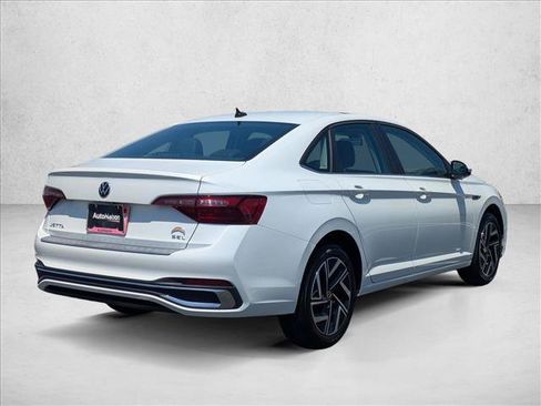 Used 2024 Volkswagen Jetta SEL FWD image 5